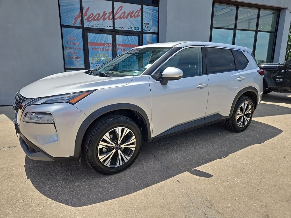 Used 2023 Silver Nissan SV image 4