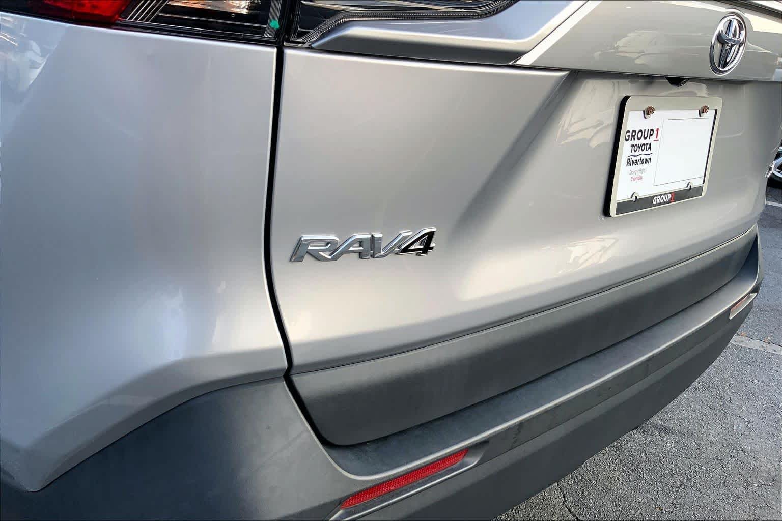 Used 2024 Silver Sky Metallic Toyota XLE Premium image 30