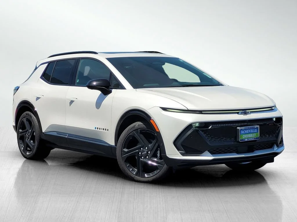 2025 Chevrolet Equinox EV RS eAWD's photo