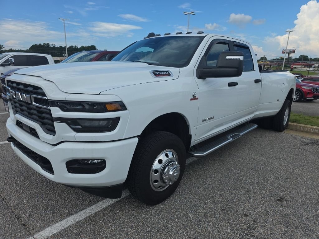 Used 2025 White Ram Big Horn image 2