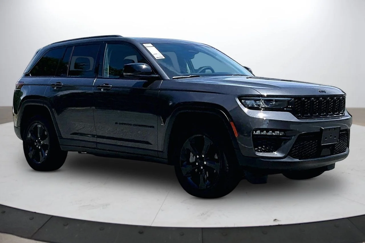 Used 2023 Gray Jeep Limited image 2