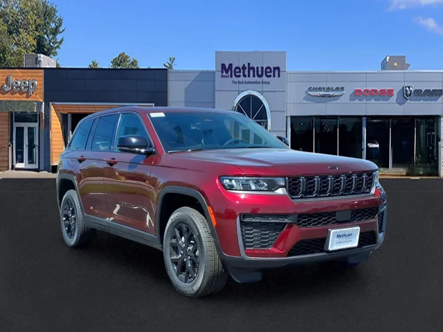 2026 Jeep Grand Cherokee Laredo Altitude