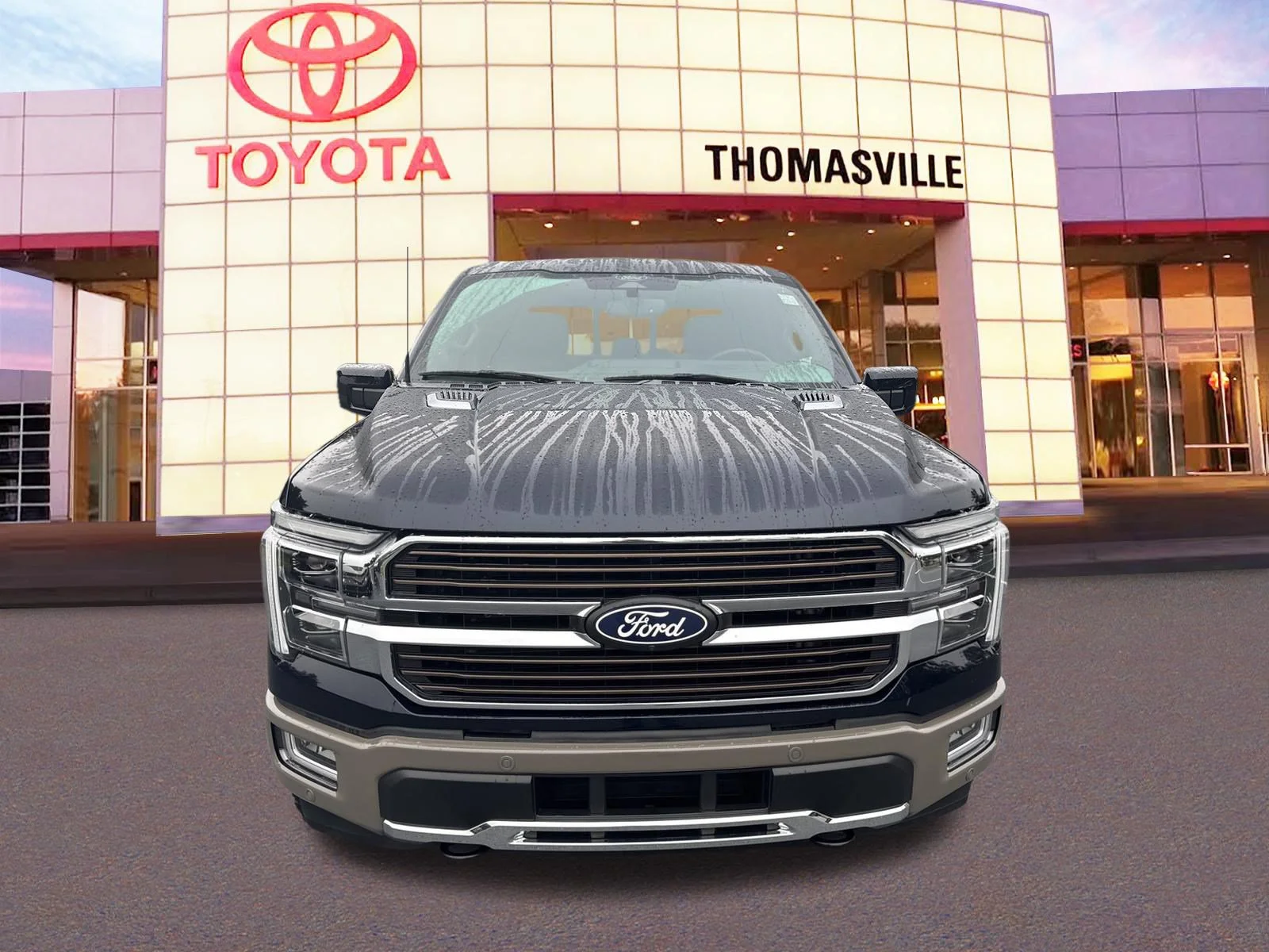 Used 2025 Blue Metallic Ford King Ranch image 2