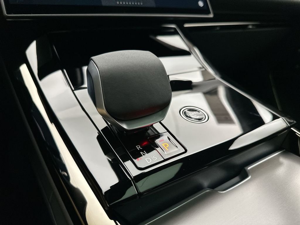 New 2027 Santorini Black Land Rover SE image 12