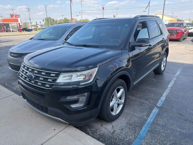Used 2017 Ford Explorer XLT with VIN 1FM5K8D83HGC91235 for sale in Crawfordsville, IN