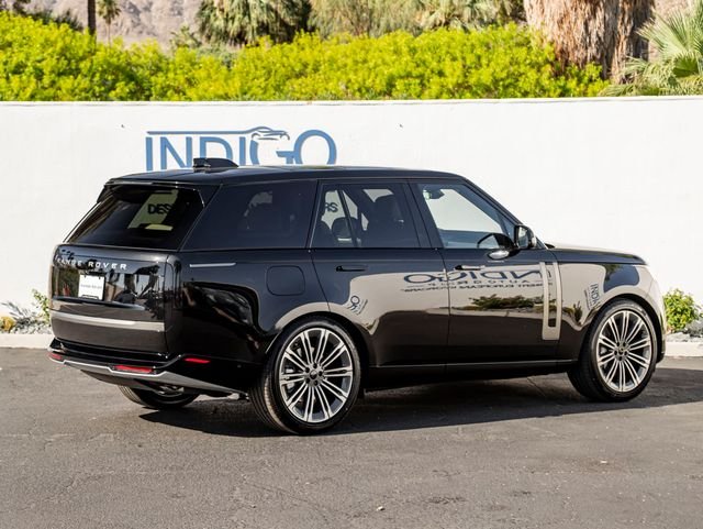 New 2026 Santorini Black Land Rover SE image 6