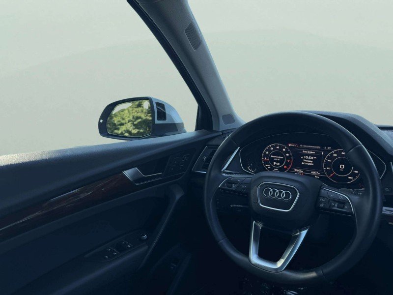 Used 2018 Florett Silver Metallic Audi Premium Plus image 12