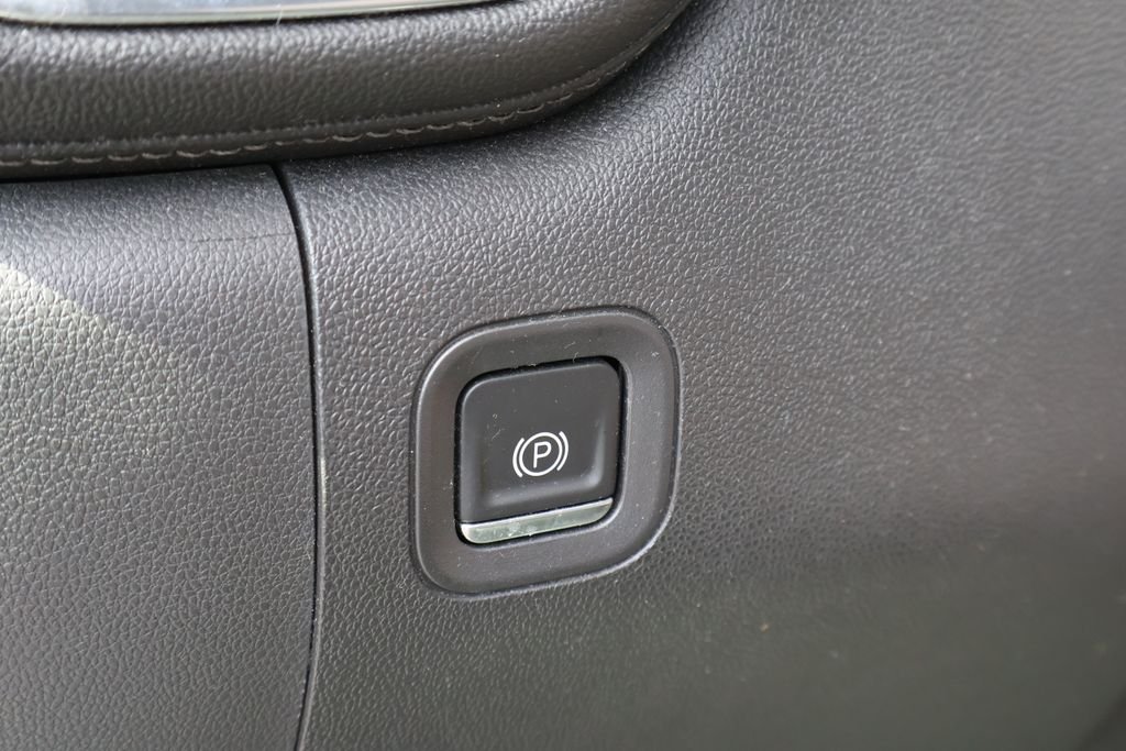 Used 2020 Gray Chevrolet RST image 21