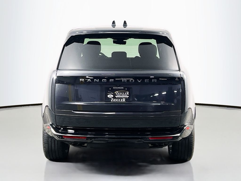 Used 2025 Carpathian Grey Prem Met Land Rover SE image 6