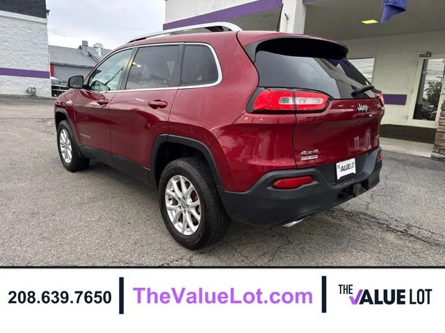 Used 2016 Red Jeep Latitude image 6