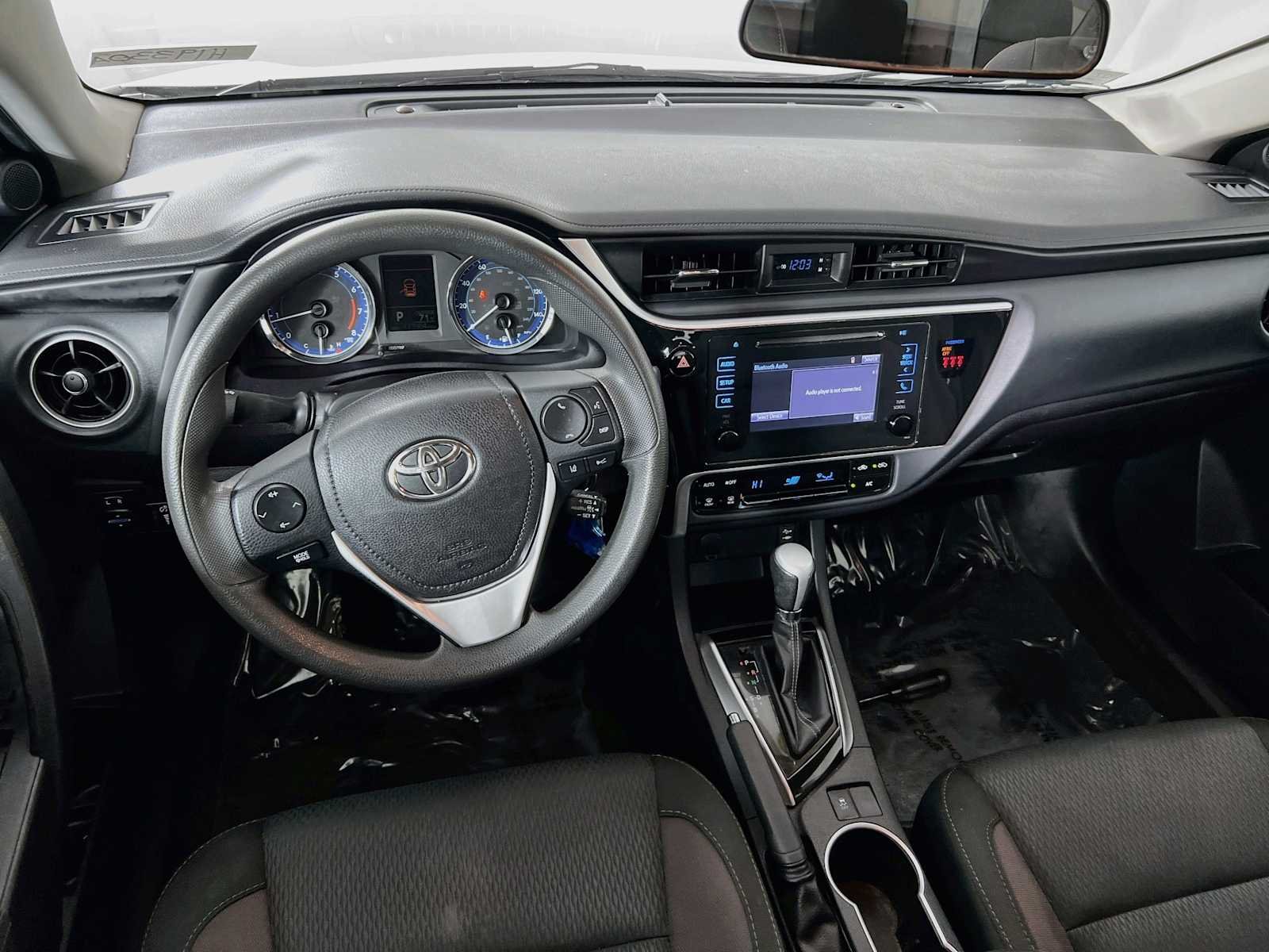 Used 2018 Super White Toyota LE image 22