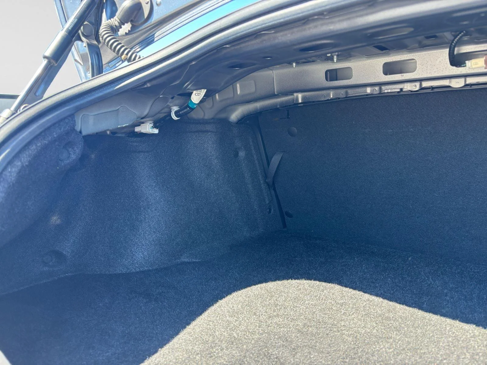 Used 2023 Pavement Toyota Base image 39