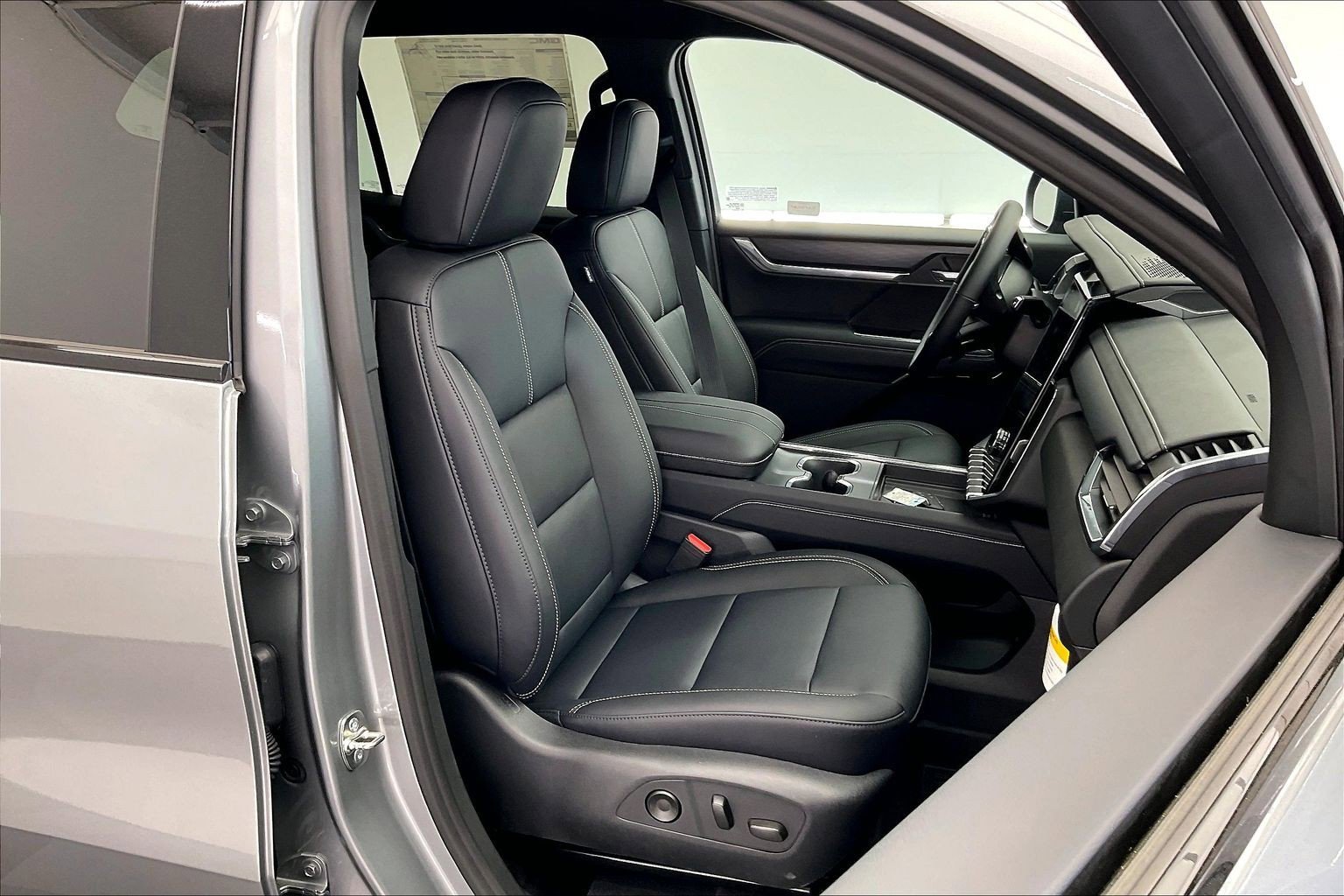 2026 GMC Acadia Elevation - Photo 9