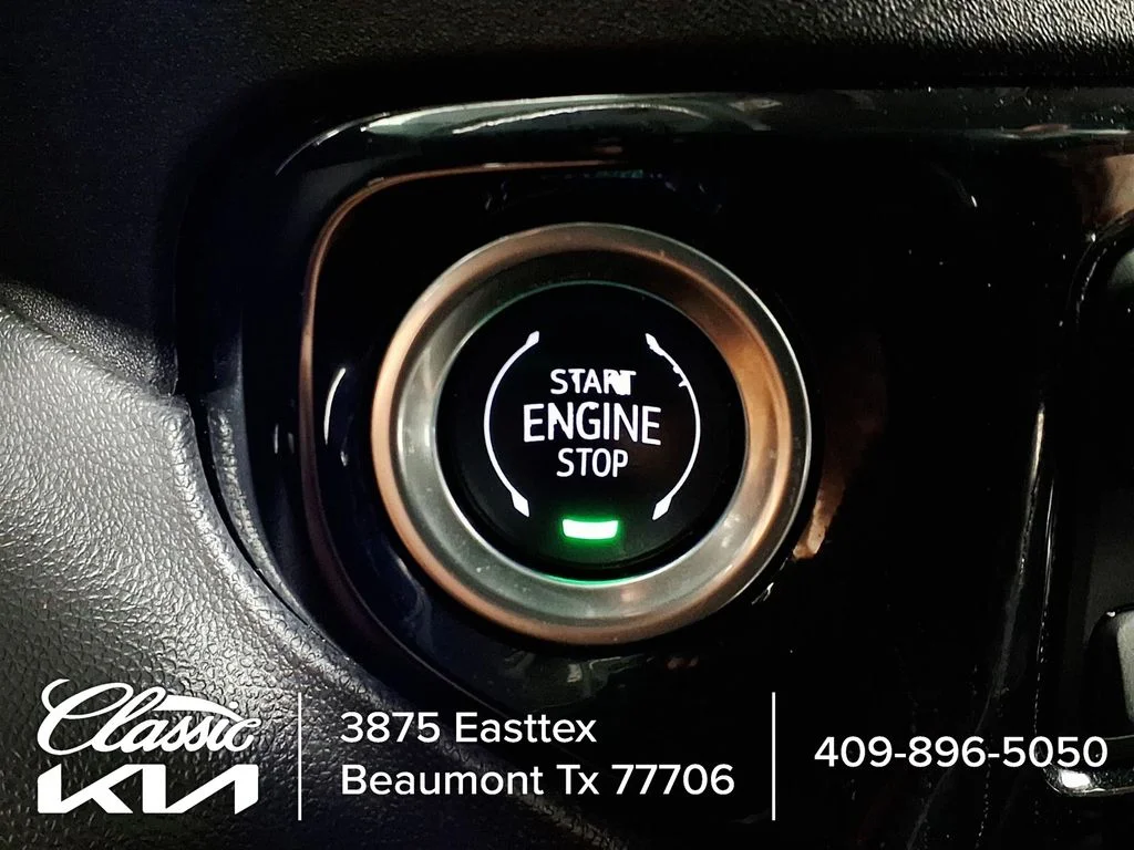 Used 2024 White GMC SLT image 14