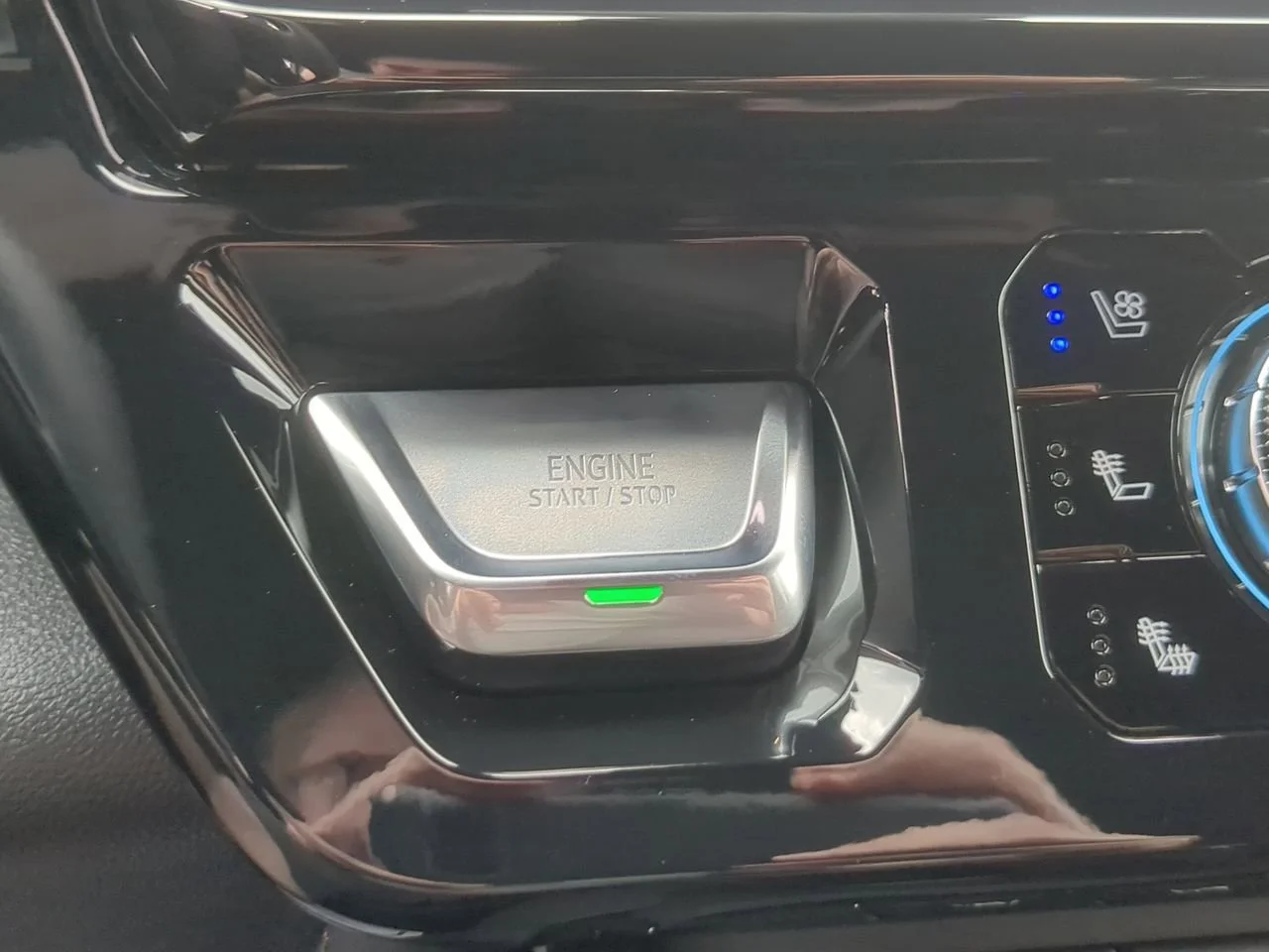 New 2026 Onyx Black GMC AT4 image 17
