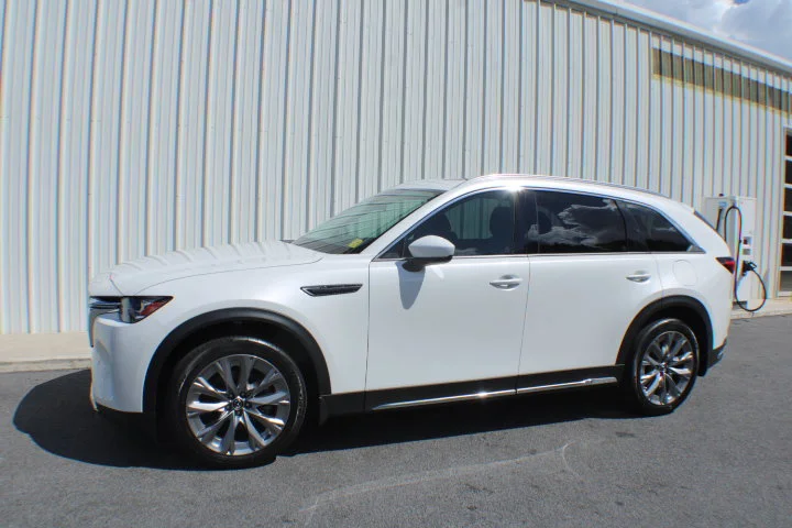 Used 2024 White Mazda 3.3 Turbo Premium image 4