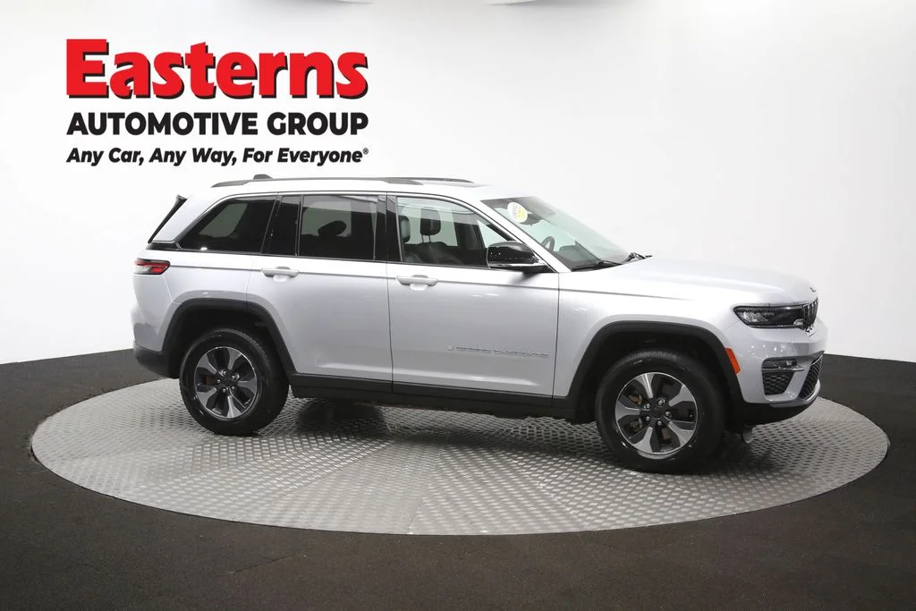 Used 2022 Silver Jeep 4xe image 50