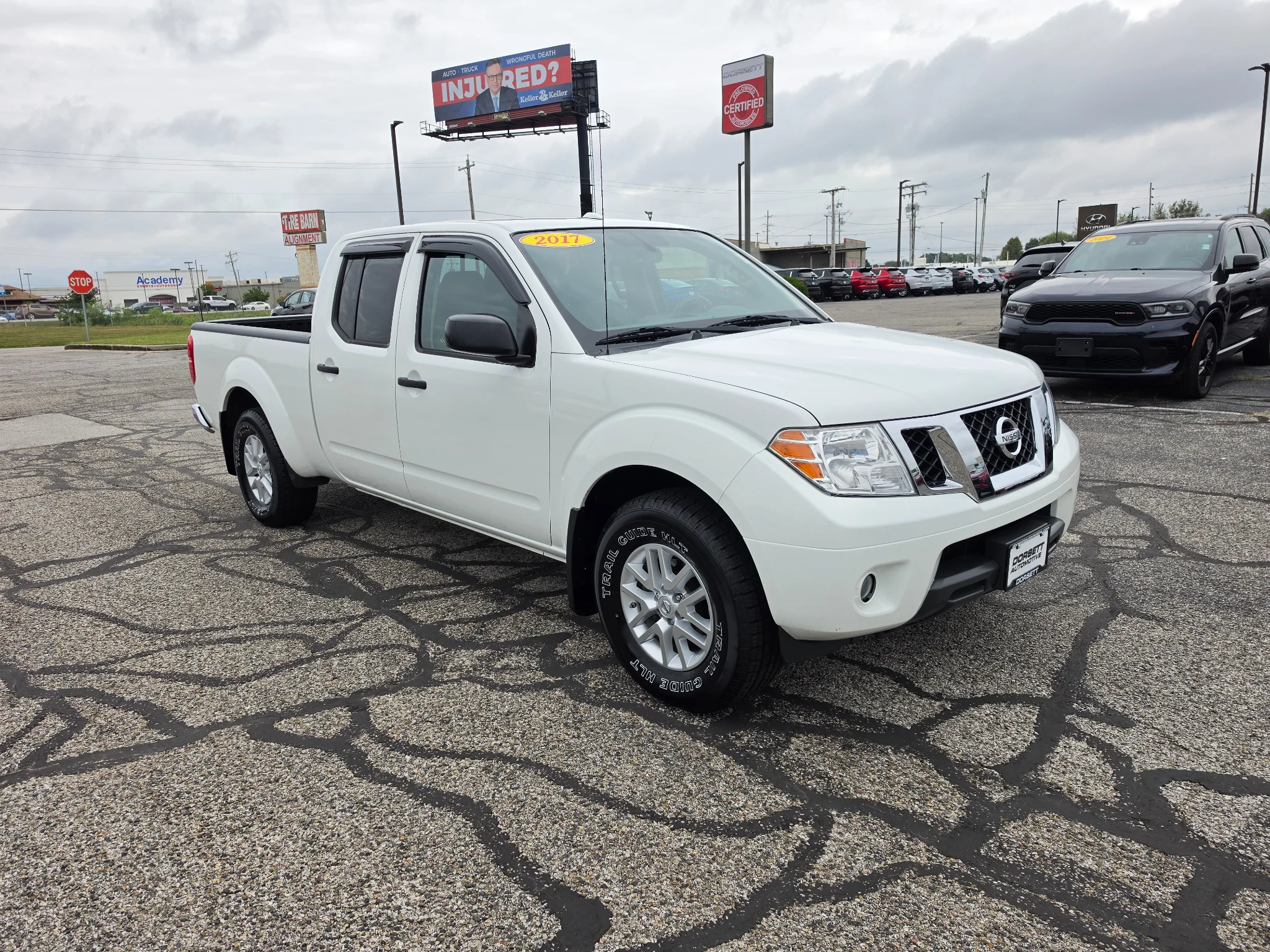 Used 2017 Glacier White Nissan SV V6 image 4