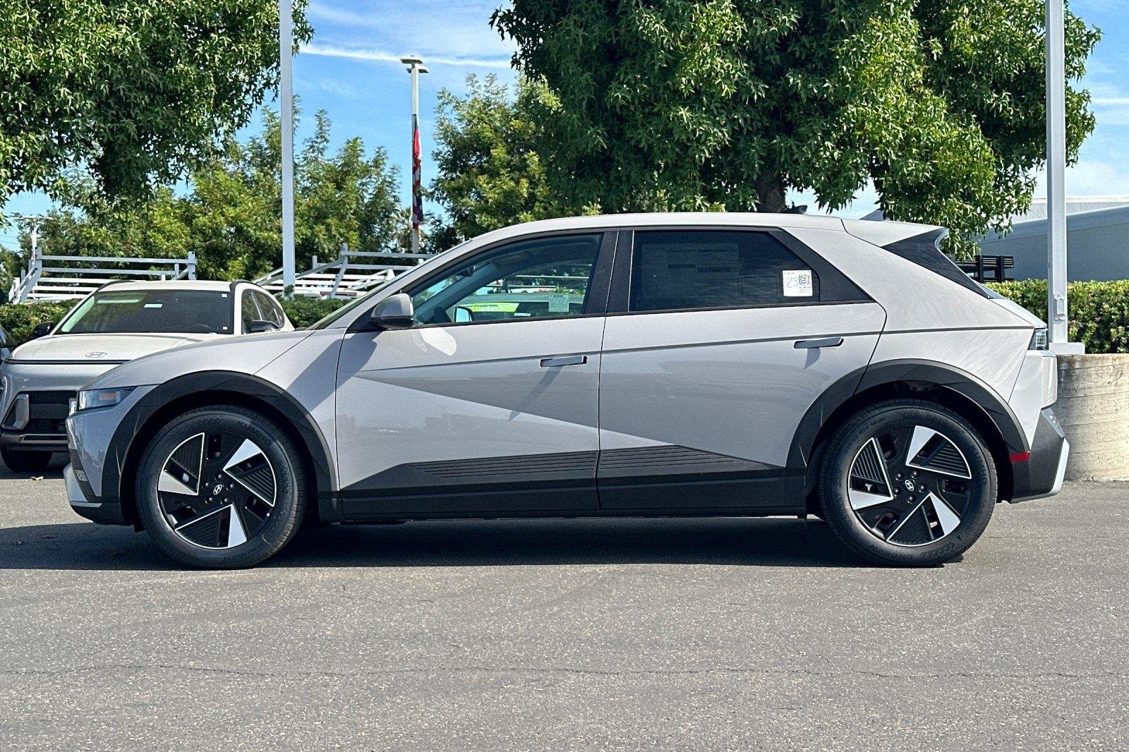 New 2026 Cyber Gray Hyundai SEL image 36