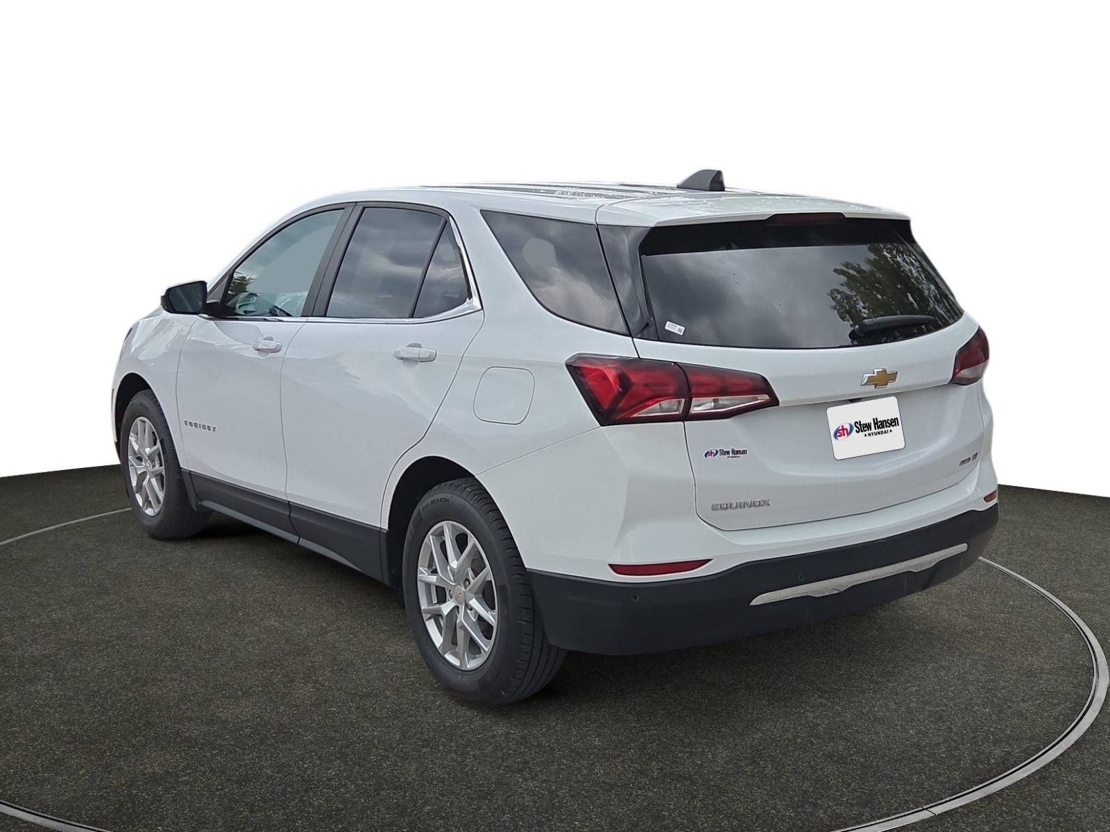 Used 2022 Summit White Chevrolet LT image 3