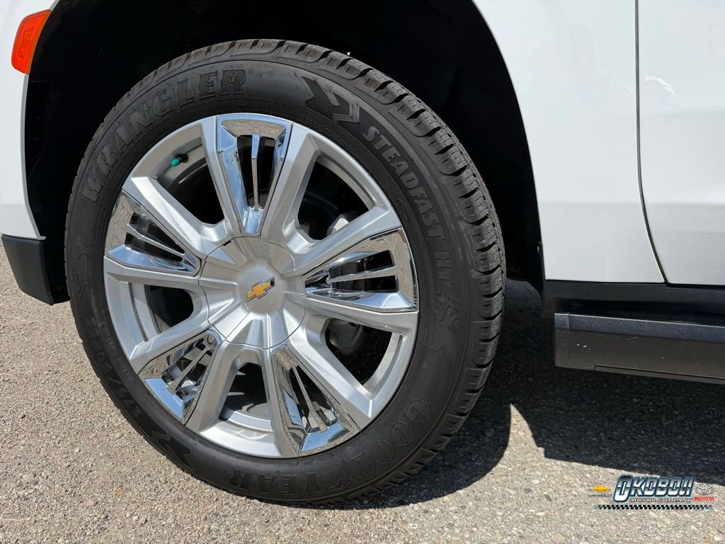 Used 2023 White Chevrolet High Country image 24
