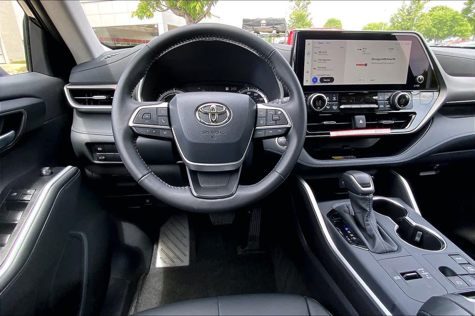 2026 Toyota Highlander XLE - Photo 6