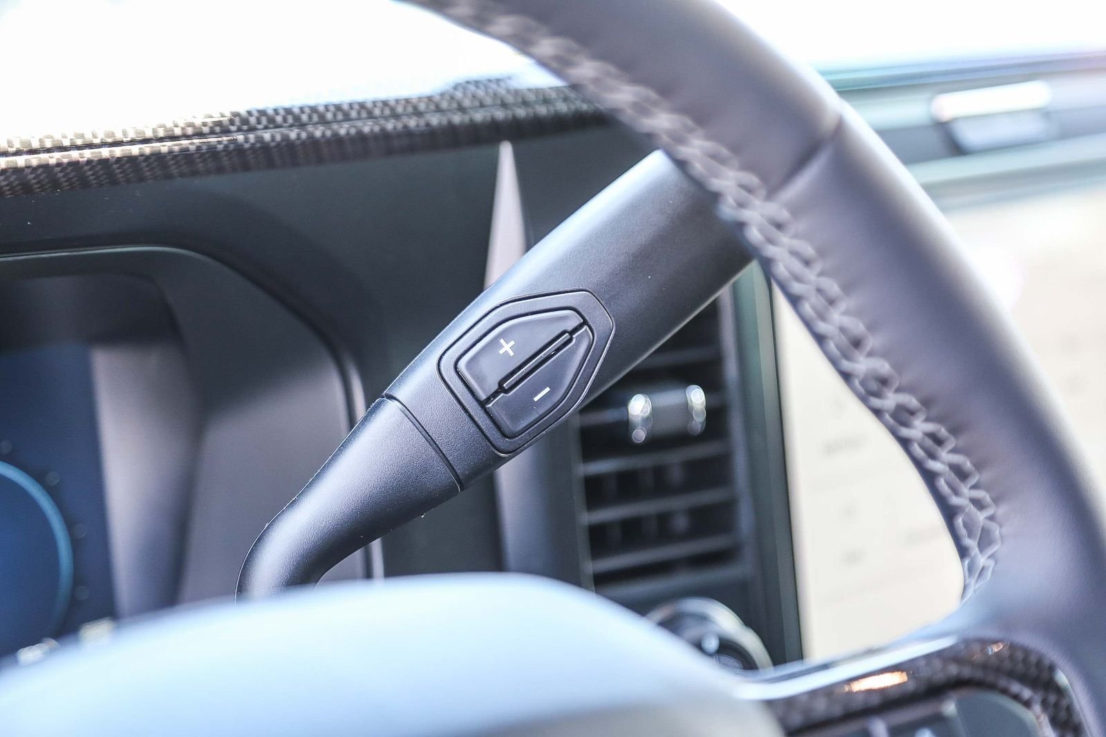 New 2026 Star White Metallic Tri-Coat Ford F-250® Lariat® image 30