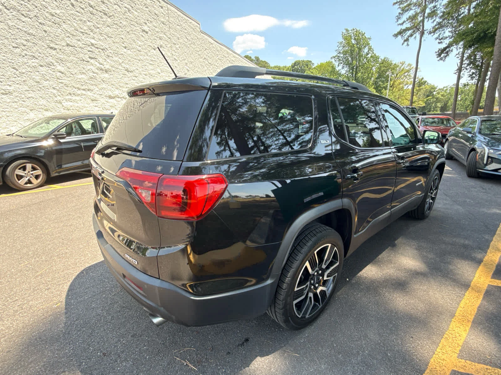 Used 2019 Ebony Twilight Metallic GMC SLT image 4