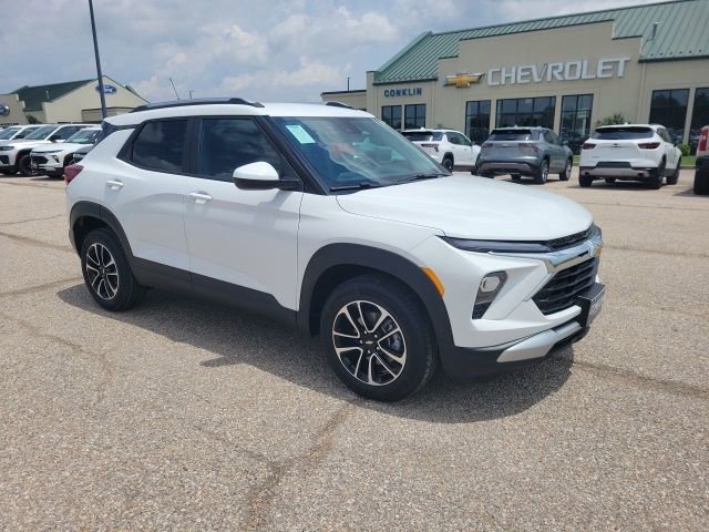 New 2026 Summit White Chevrolet LT image 19