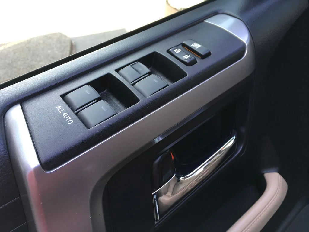 Used 2018 Black Toyota SR5 image 19