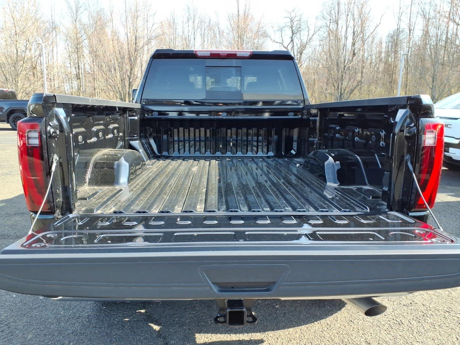 New 2026 Onyx Black GMC SLT image 6