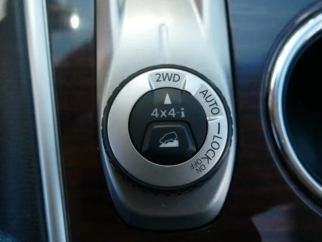 Used 2015 Gray Nissan SL image 35