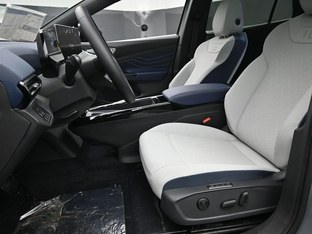 New 2026 Pure Gray W/ Black Roof Volkswagen Pro S Plus image 14