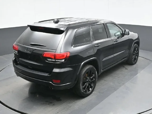 2020 Jeep Grand Cherokee Altitude - Photo 17