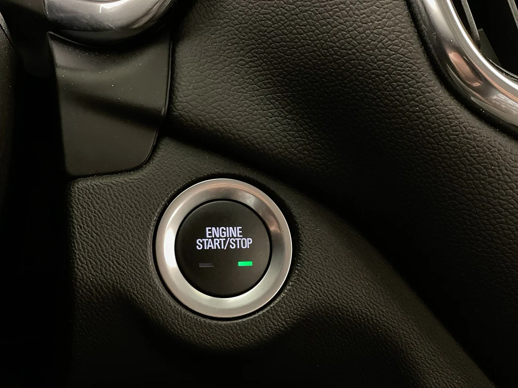 Used 2024 Summit White Chevrolet LT image 17