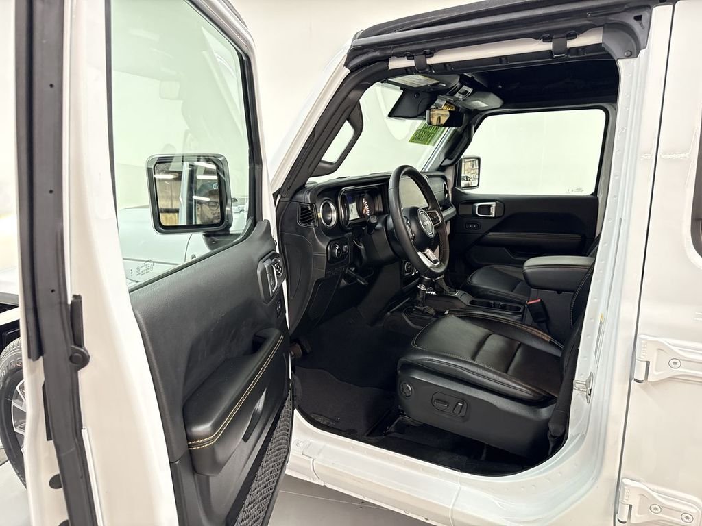 Used 2024 Bright White Clearcoat Jeep Sahara image 13