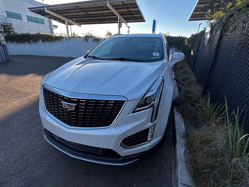 Used 2020 White Cadillac Premium Luxury image 18