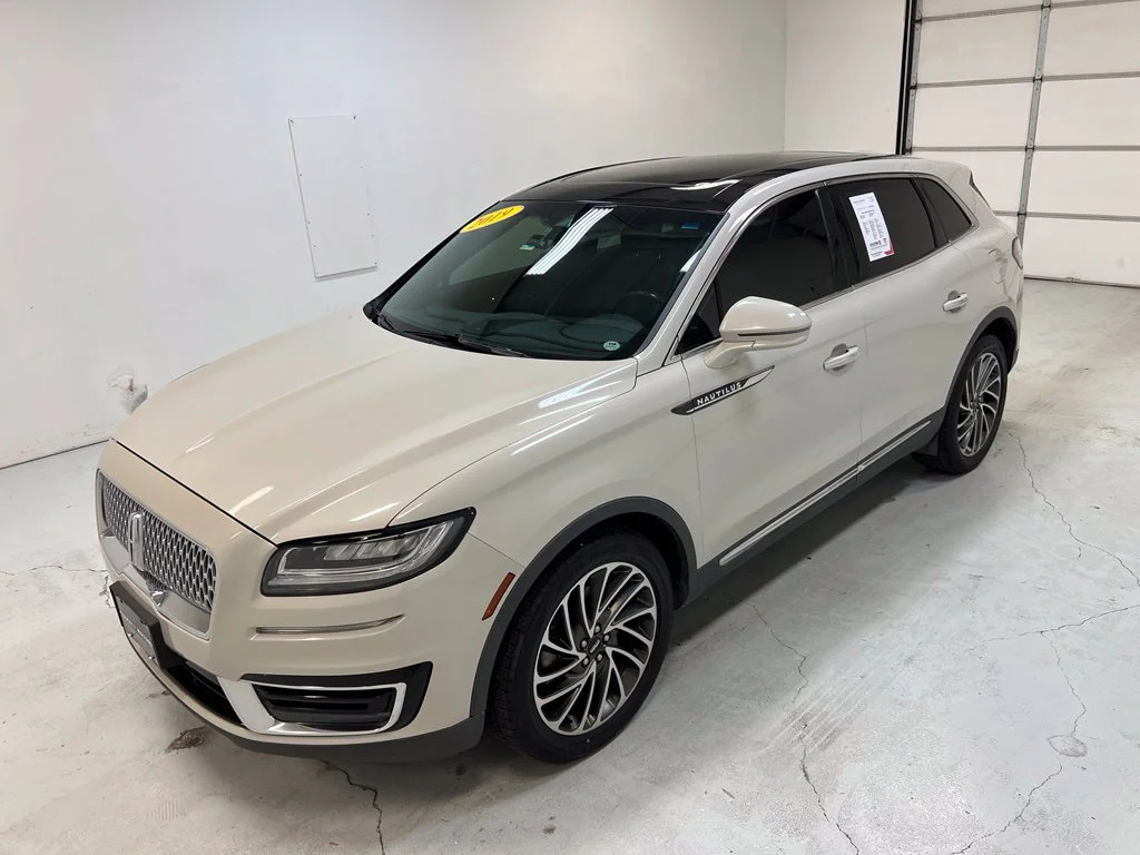 Used 2019 White Lincoln Reserve image 5