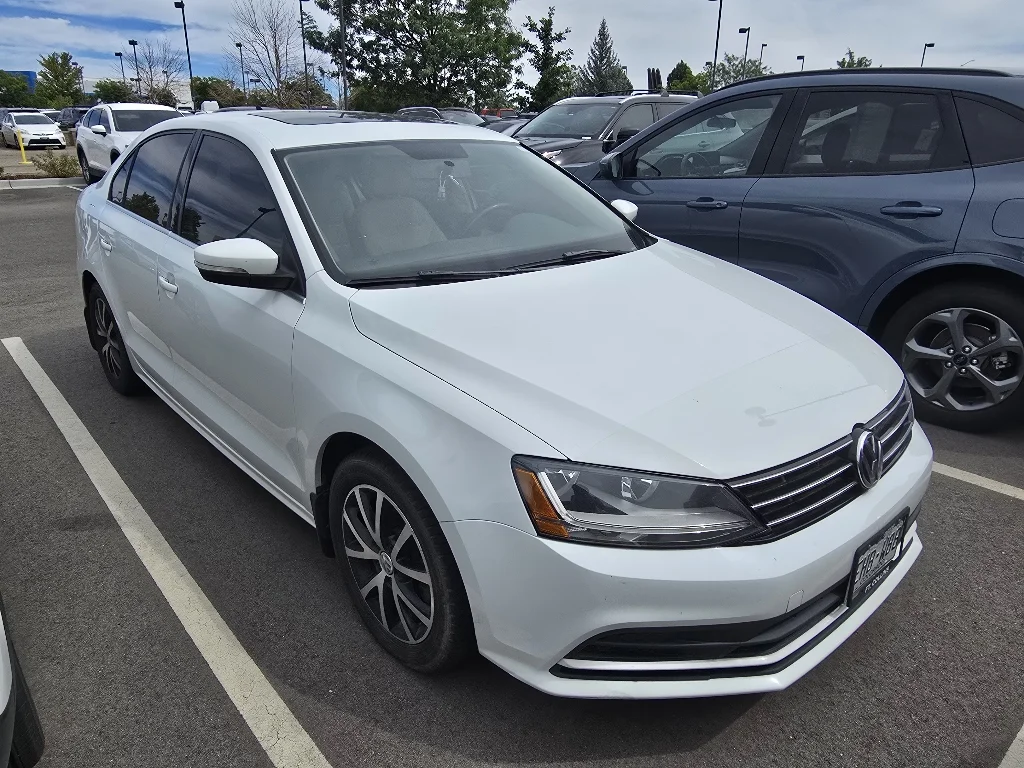 Used 2018 Pure White Volkswagen 1.4T SE image 7