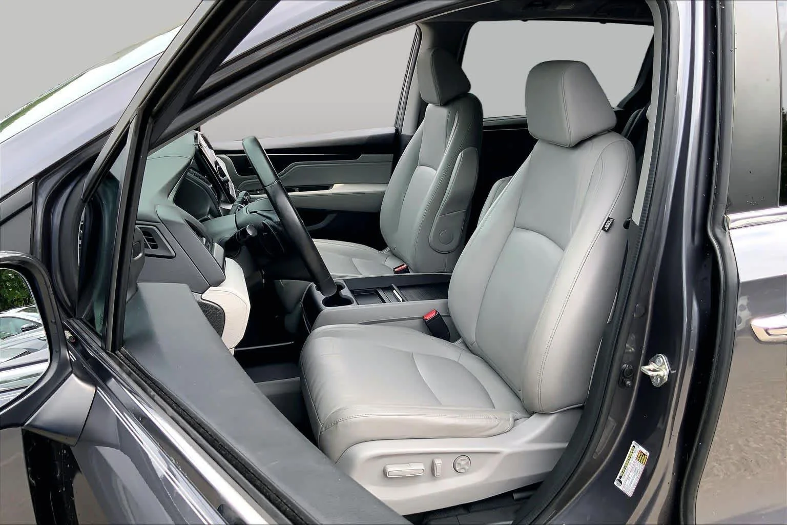 Certified Used 2018 Modern Steel Metallic Honda Touring image 9