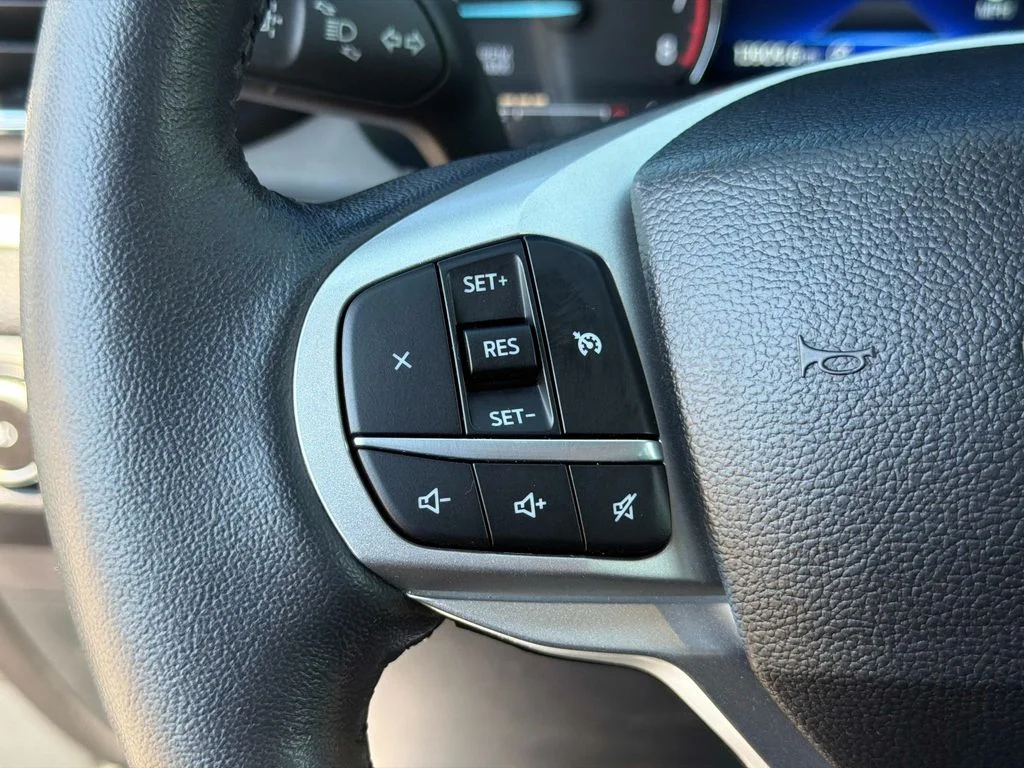 Used 2023 Gray Metallic Ford XLT image 32