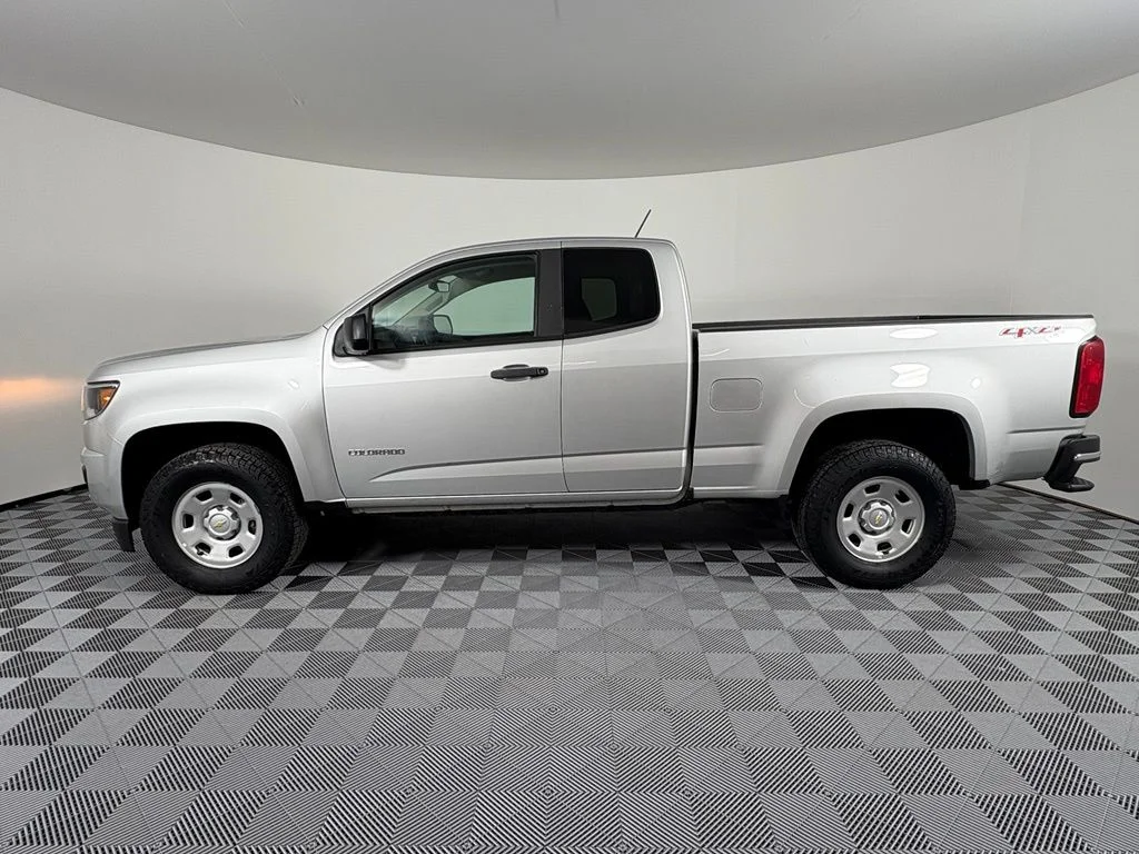 Used 2018 Silver Chevrolet Work Truck image 12
