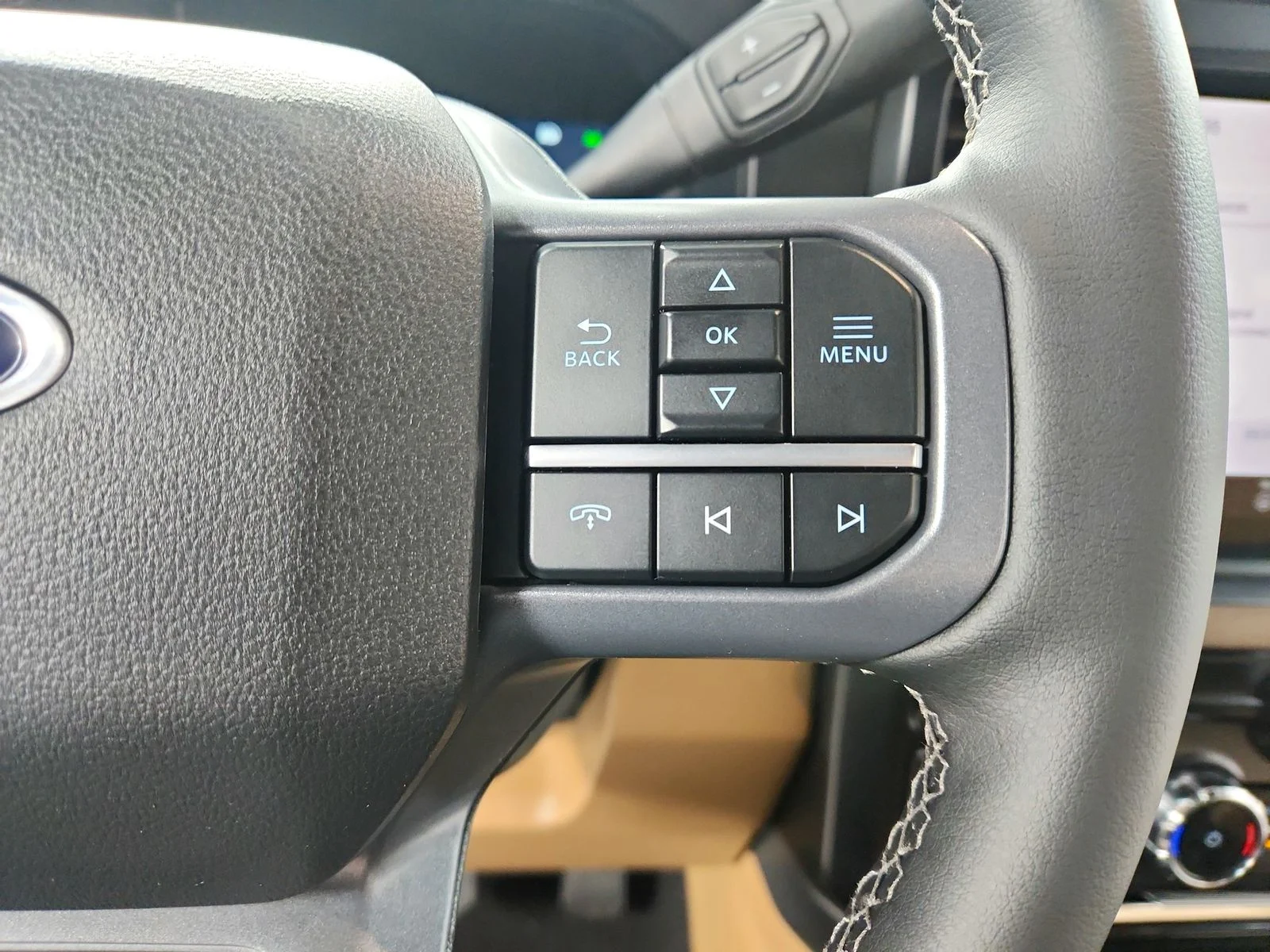 New 2026 Star White Metallic Tri-Coat Ford F-250® Lariat® image 24