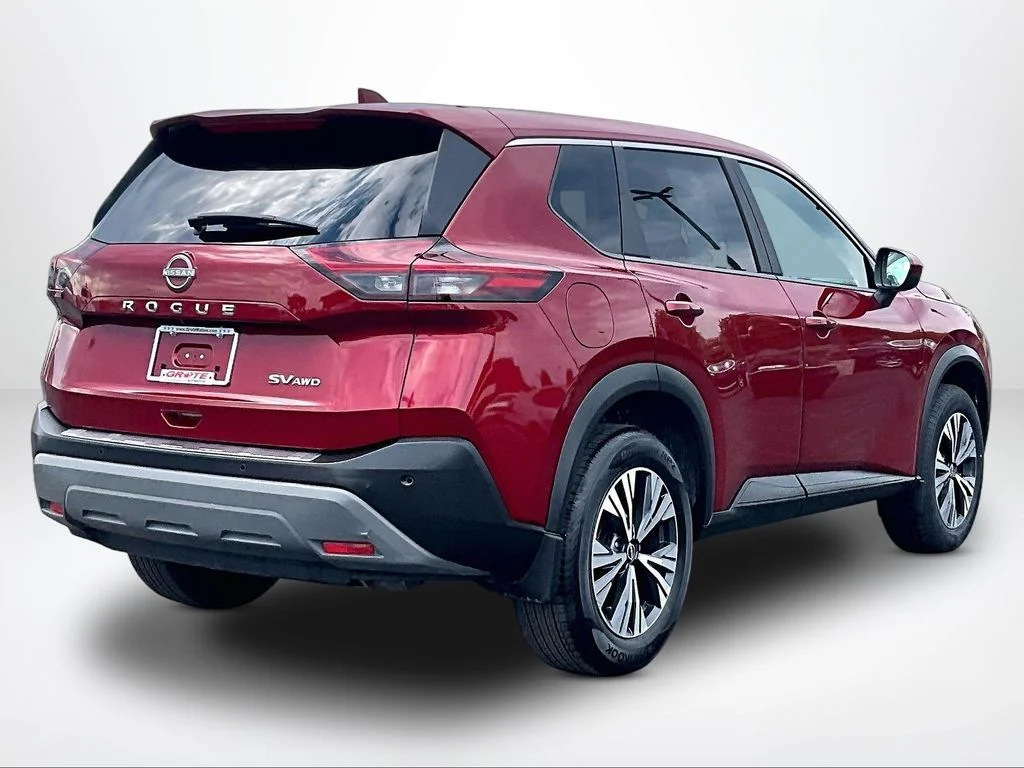 Used 2023 Red Nissan SV image 2