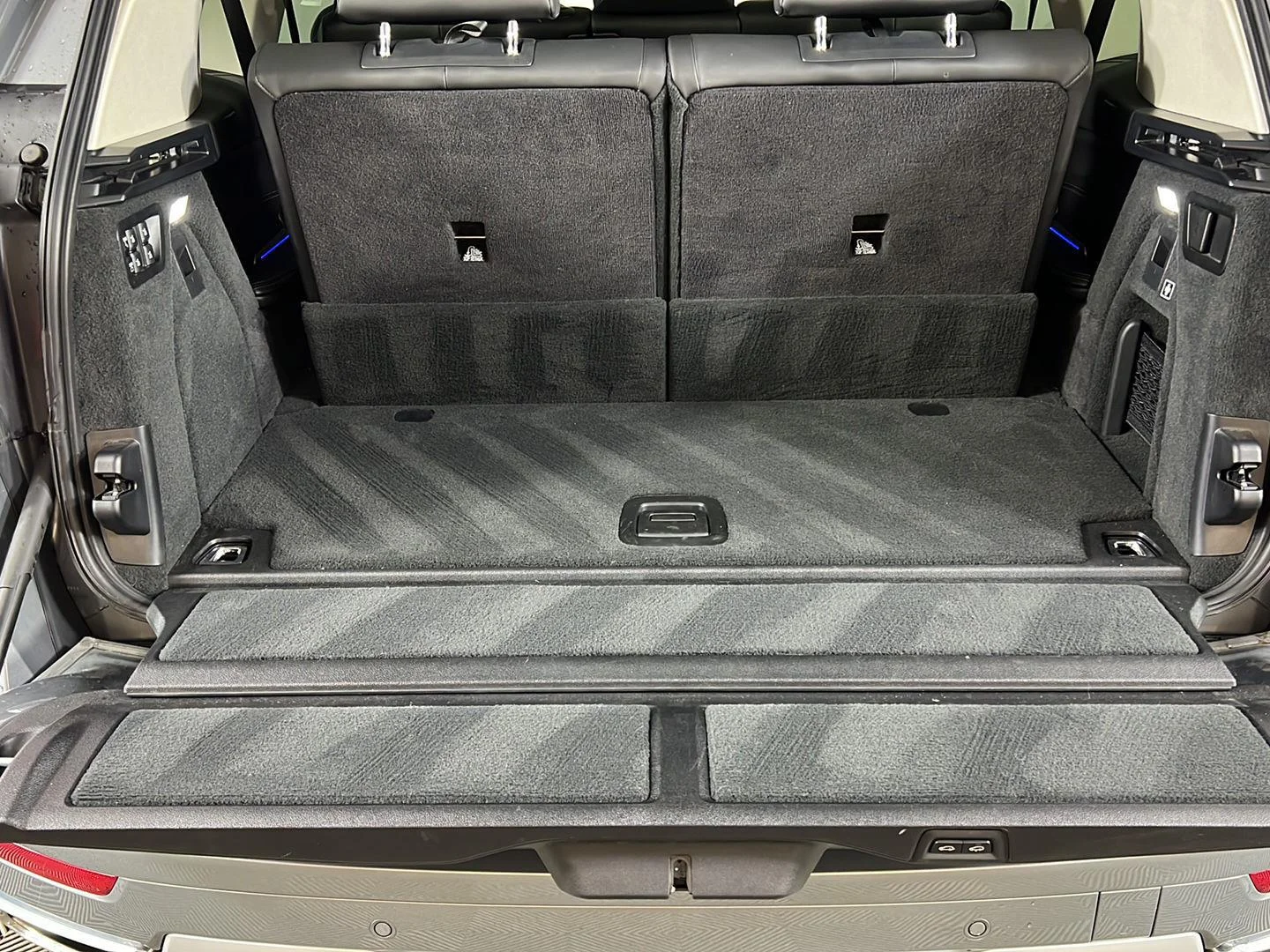 Used 2024 Skyscraper Grey Metallic BMW xDrive40i image 14