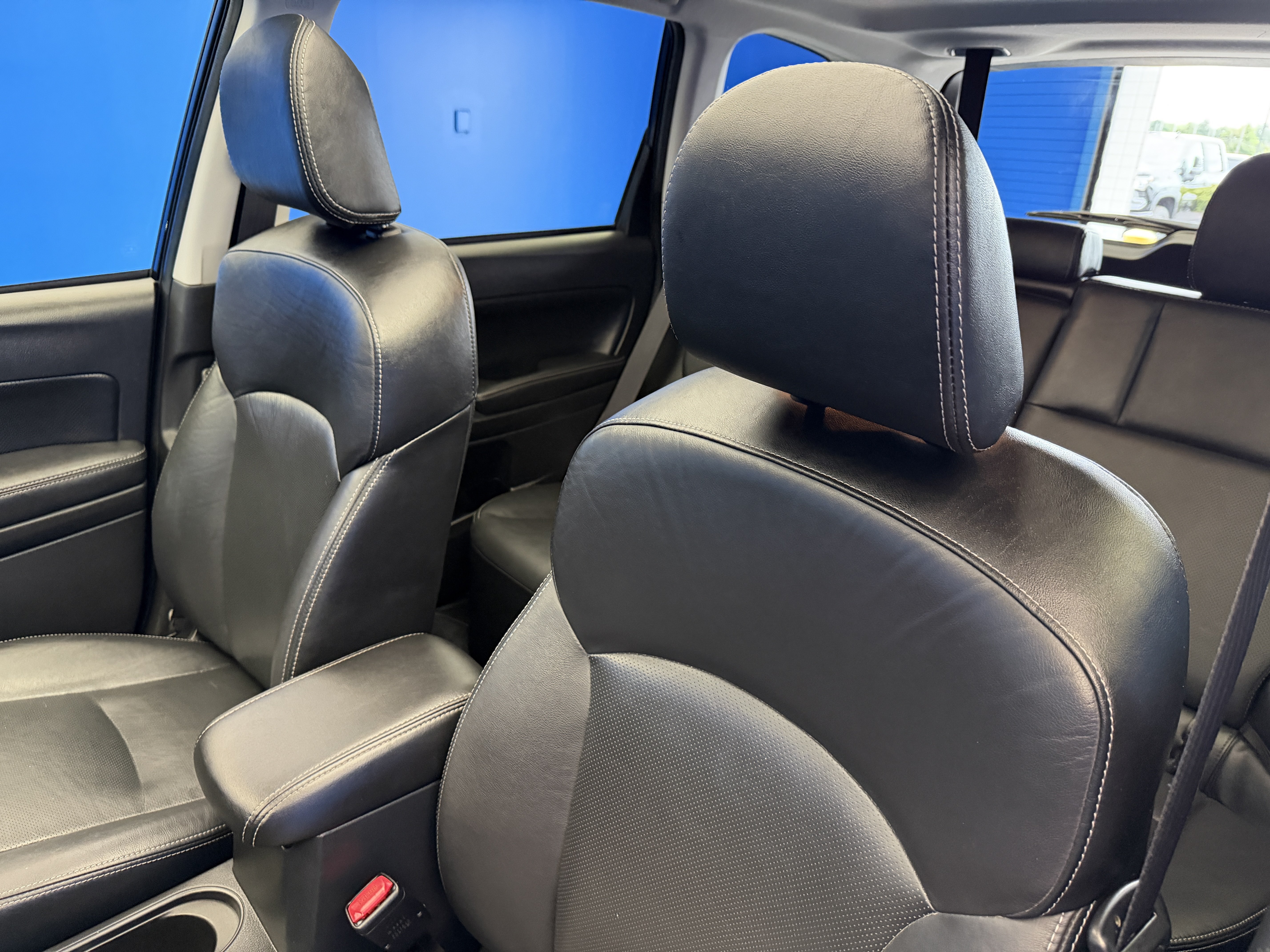 Used 2015 Crystal Black Pearl Subaru 2.5i Touring image 13