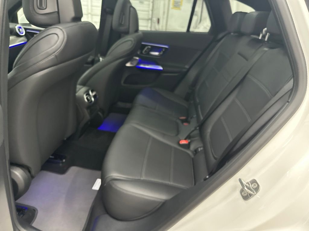 New 2027 Polar White Mercedes-Benz GLC 300 image 24