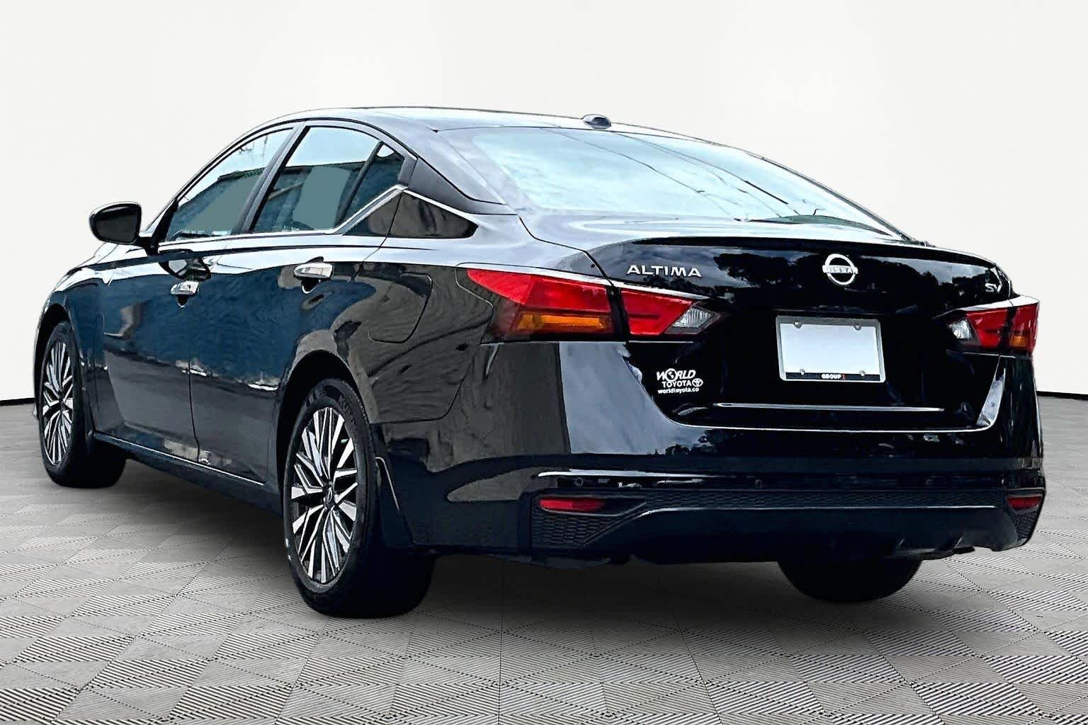 2024 Nissan Altima SV - Photo 12
