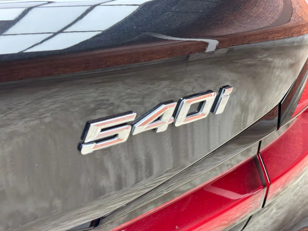 Used 2022 Black BMW 540i xDrive image 5