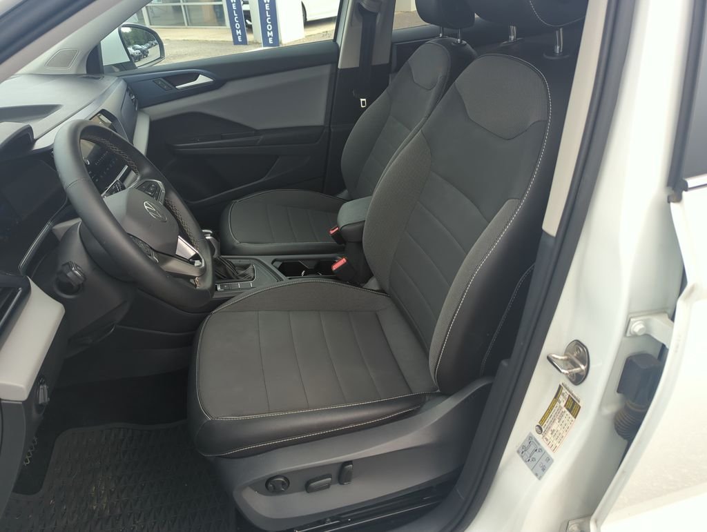 Used 2022 White Volkswagen 1.5T SE image 12